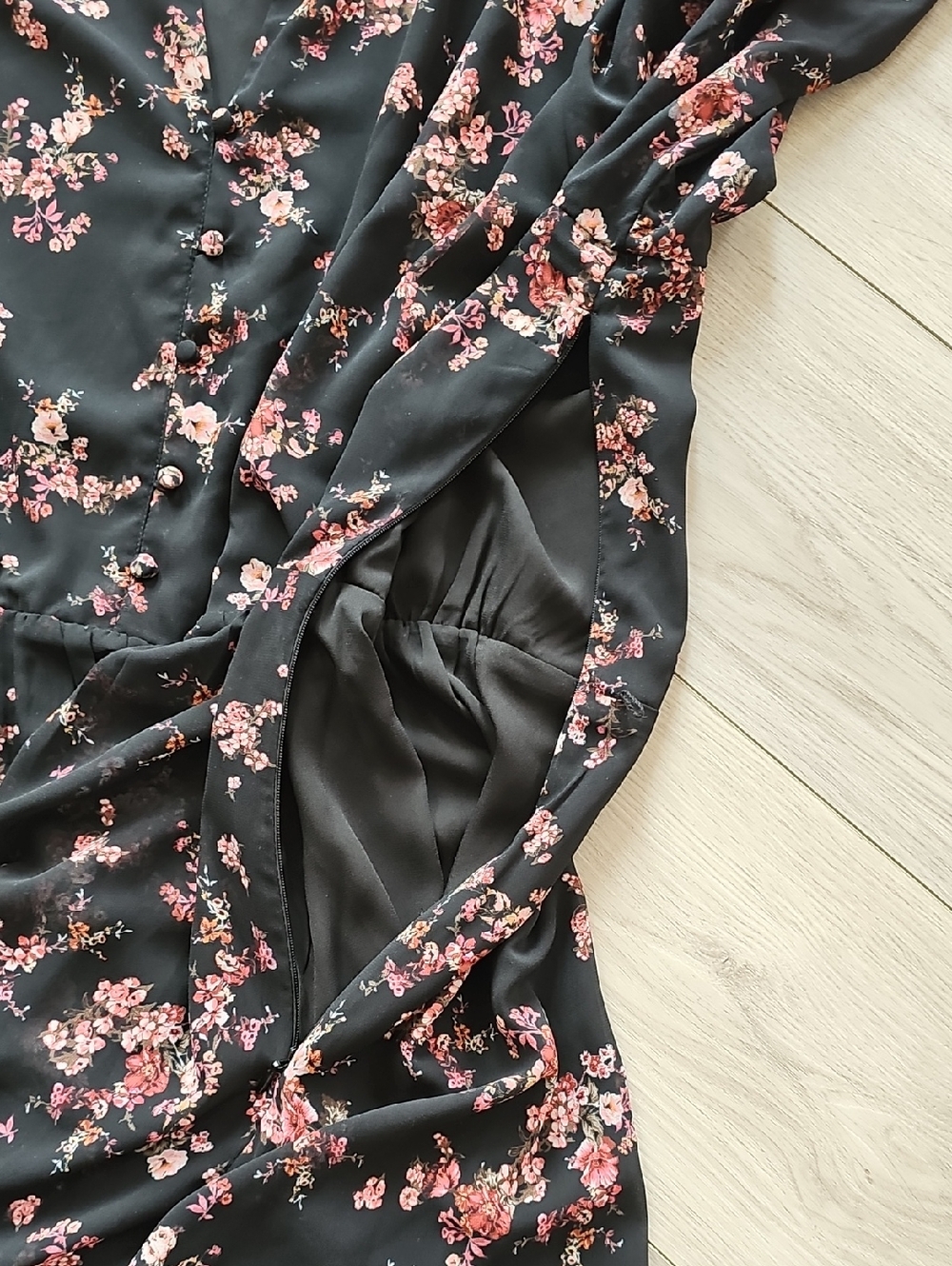 Ever New Curve Sheer Blouson Sleeve Floral V Neck Tiered Midi Dress, size 22 - Picture 7 of 14